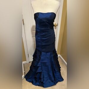 Gorgeous Rina Di Montella Sapphire Strapless Gown size 6